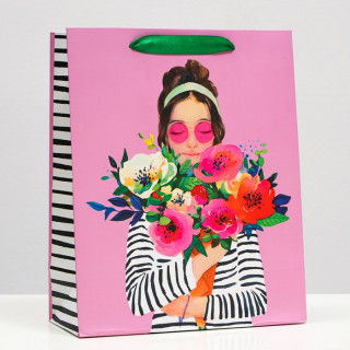 Пакет подарочный ПК-377 "Девушка с цветами", 26 х 32 х 12 см